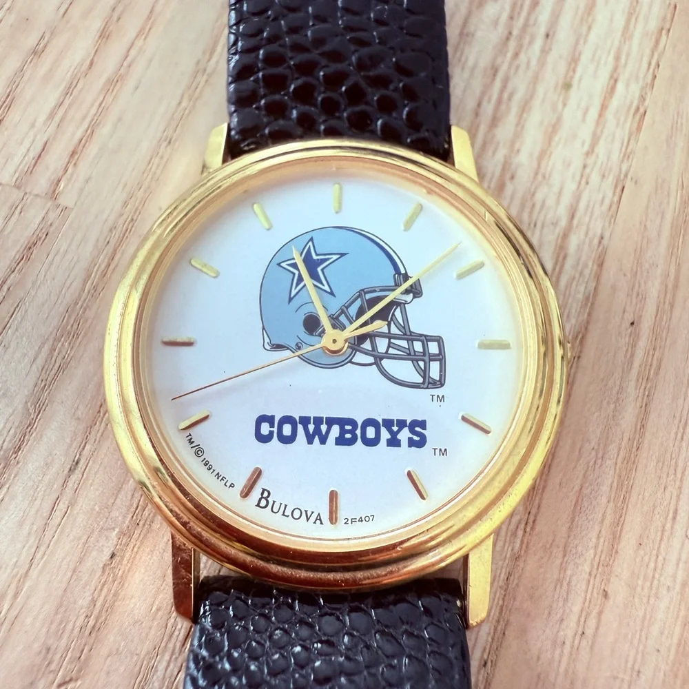 Vintage 90s Bulova NFL Dallas Cowboys gold tone black leather watch NEW BATTERY